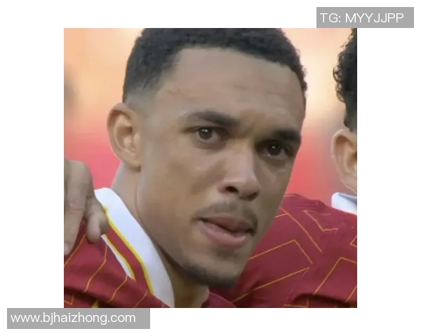 哪个足球明星在抖音上分享生活点滴引发粉丝热议和关注