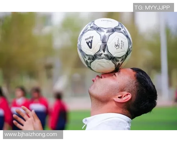 在绿茵场上扮演足球明星的魅力与挑战探讨 在绿茵场上扮演足球明星的魅力与挑战探讨