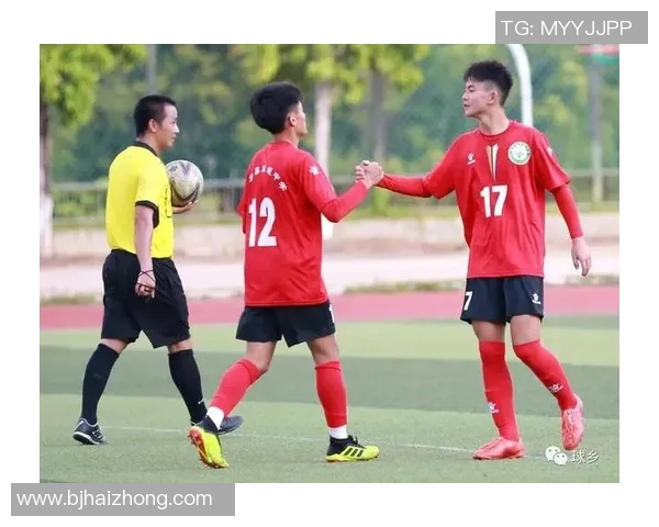 赛后分析：广州足球队与南京足球队的团队协作表现与战术探讨